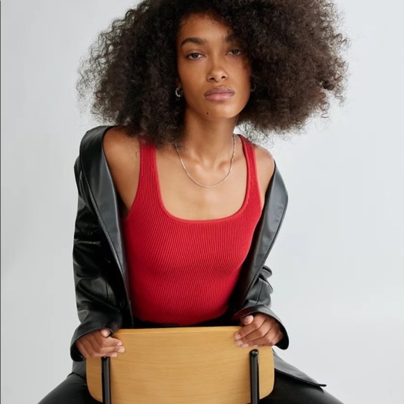 “miracle red” Babaton Square Neck Sculpt Knit tank top - Picture 4 of 8